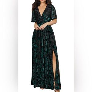 BerryGo Women's Semi Formal Dress | Velvet, V Neck, emerald green, size L. NWT.